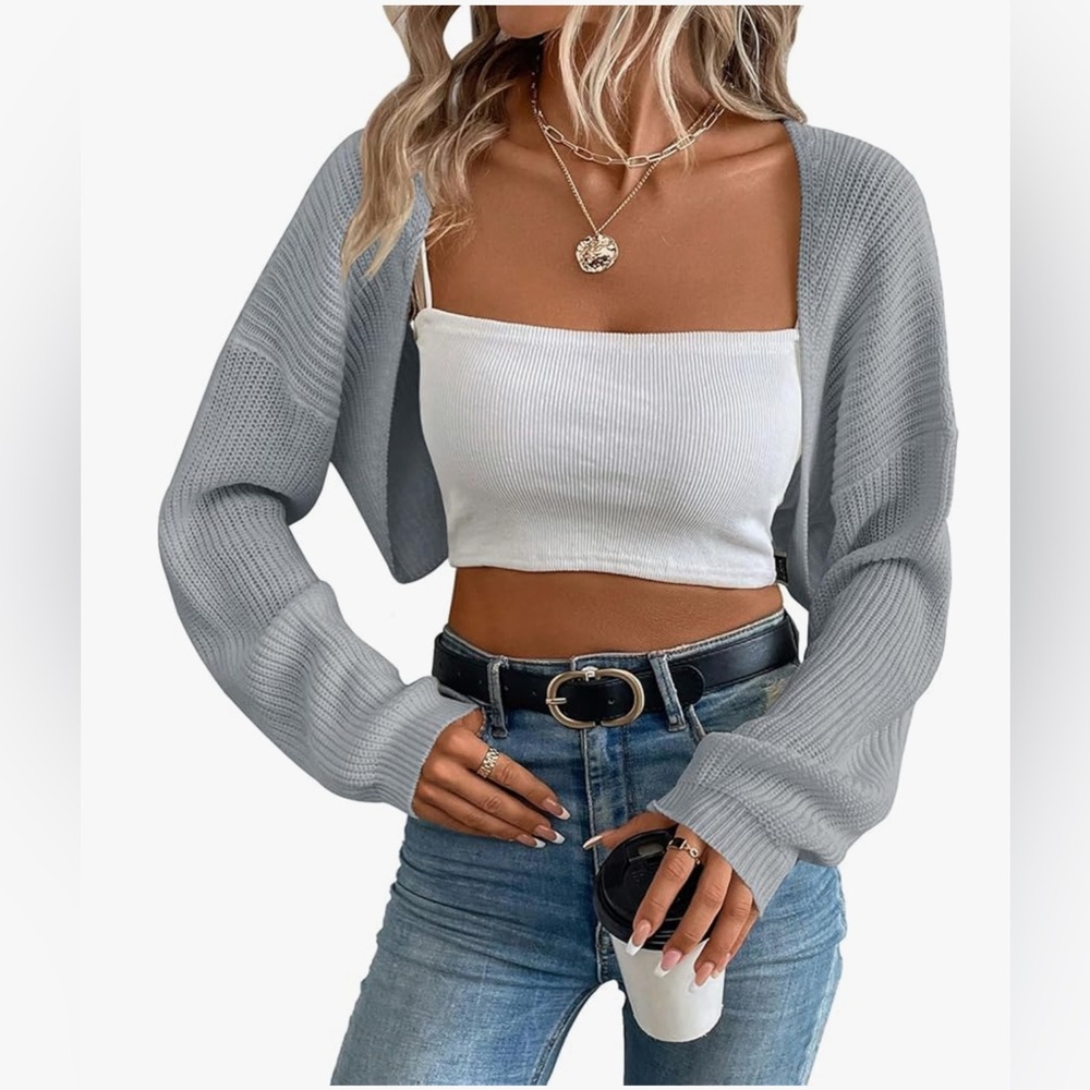 Women’s gray long sleeve cardigan shrug